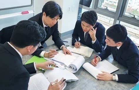 서초형사전문변호사, 보이스피싱 가담 혐의에 연루된 경우 "수사 단계에서부터 충분한 법률 전문가의 조력 필요해" 이미지