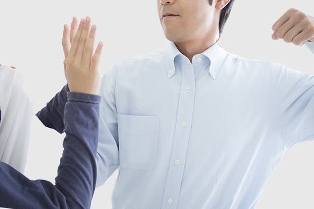 “왜 나 모른척해?” 비즈니스 자리서 무차별 폭행… 합의했어도 상해죄 처벌 대상 이미지