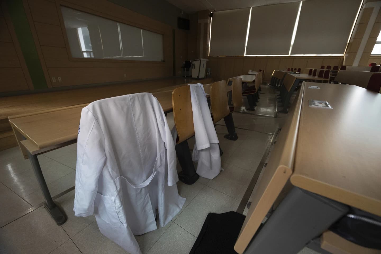 What’s next for South Korean doctors who face license suspensions because of walkouts 이미지