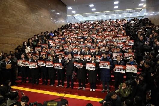 검·경 동시다발에 상설특검도 추진…‘12·3 불법 계엄’ 수사 속도전 실상 이미지