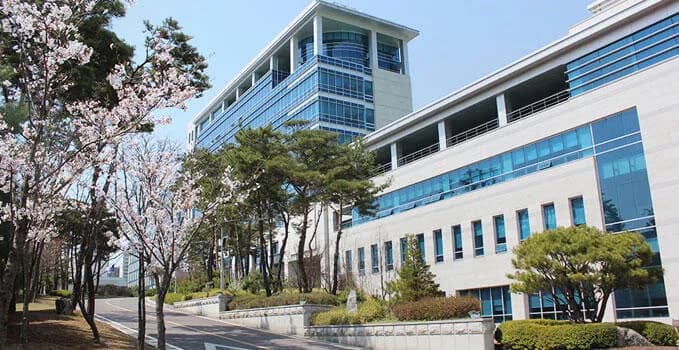 ‘여교사와 친구 여동생 불법촬영’한 고교생···형사처벌 아닌 보호처분 이미지