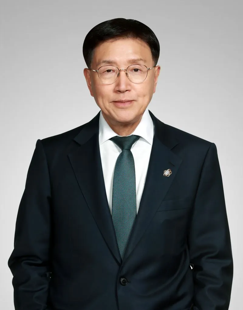 법무법인 대륜 SKT 소송전, 조영곤 전 서울중앙지검장이 총괄 지휘 이미지