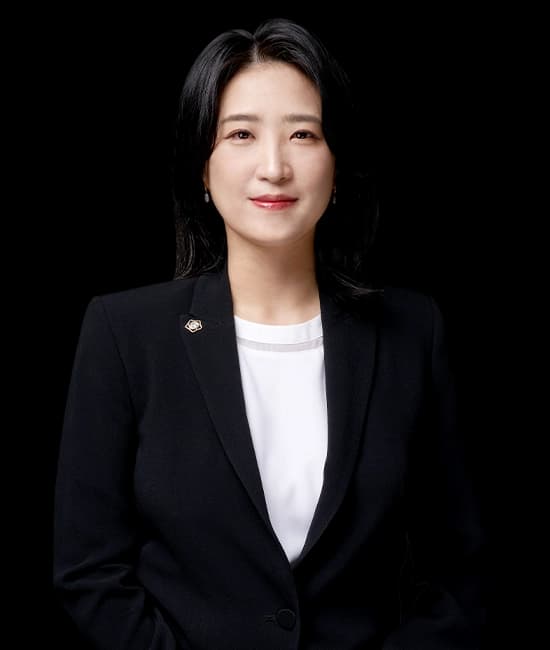 최보윤 변호사 이미지