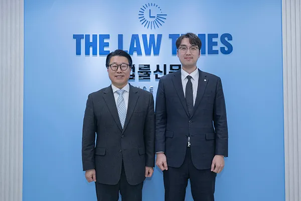 김국일·박동일 법무법인 대륜 대표변호사, 법률신문사 방문 이미지